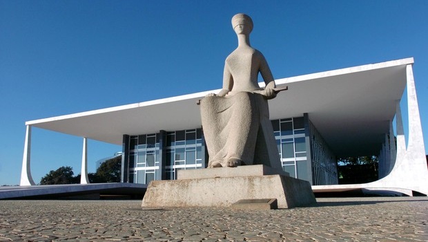 STF impede que salários e jornadas de servidores públicos sejam reduzidos