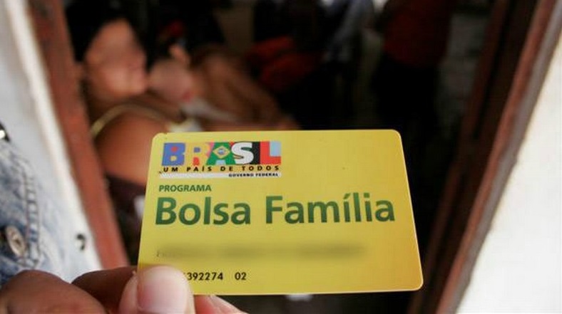Fila do Bolsa Família chega a 1 milhão em todo o País e afoga assistência social
