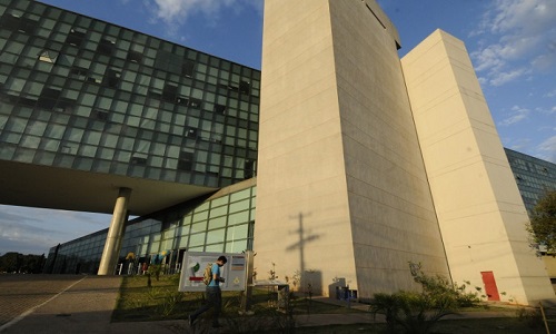 SETE EM CADA DEZ BRASILIENSES REJEITAM A CÂMARA LEGISLATIVA